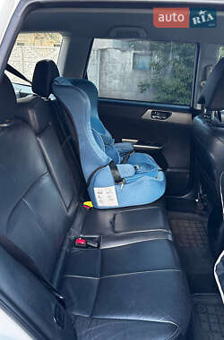 Внедорожник / Кроссовер Subaru Forester 2011 в 