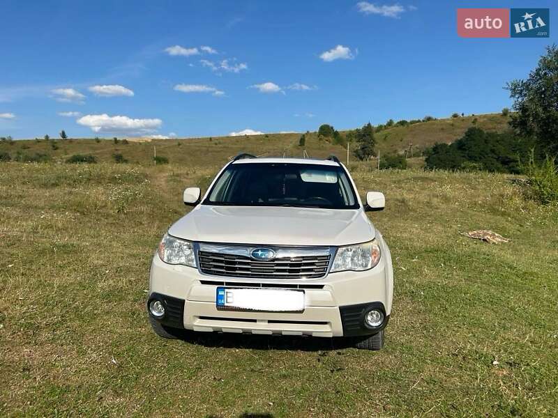 Позашляховик / Кросовер Subaru Forester 2010 в 