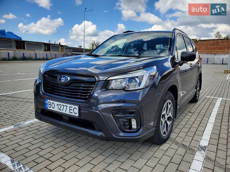 Внедорожник / Кроссовер Subaru Forester 2018 в 