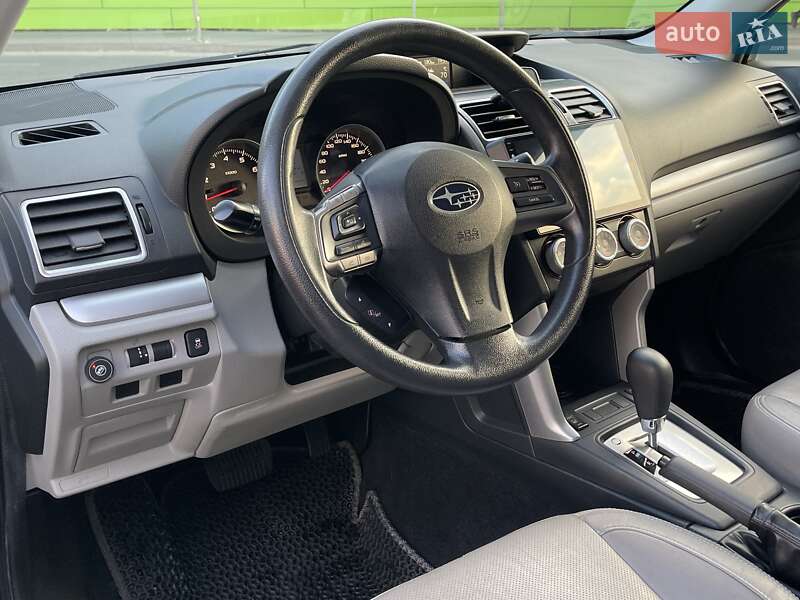 Позашляховик / Кросовер Subaru Forester 2015 в Києві