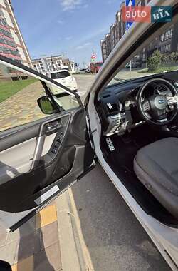Позашляховик / Кросовер Subaru Forester 2014 в 