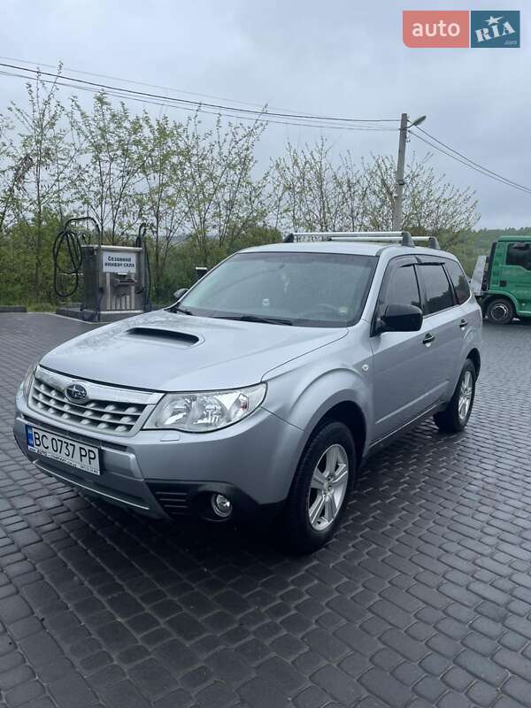Позашляховик / Кросовер Subaru Forester 2011 в Бібрці