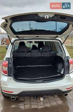 Внедорожник / Кроссовер Subaru Forester 2011 в 