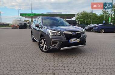 Позашляховик / Кросовер Subaru Forester 2019 в Києві
