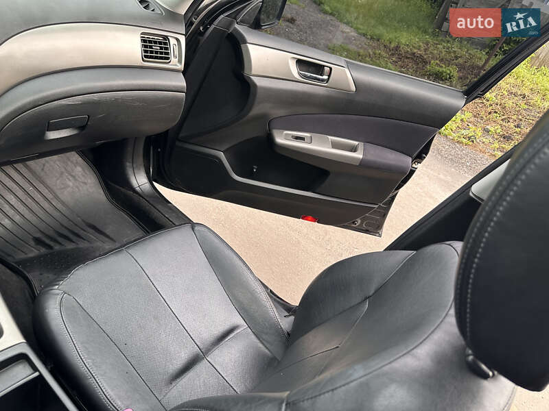 Позашляховик / Кросовер Subaru Forester 2010 в Києві
