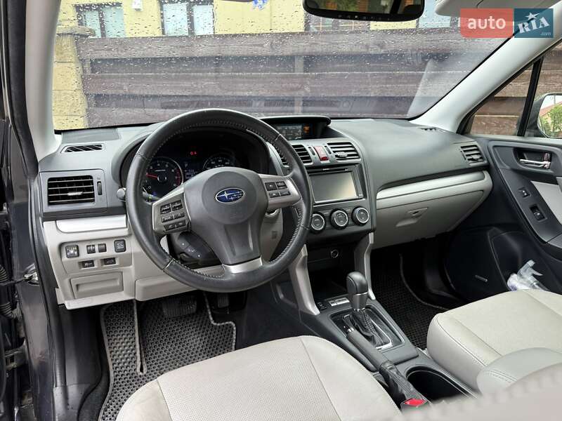 Внедорожник / Кроссовер Subaru Forester 2015 в Киеве