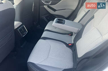 Внедорожник / Кроссовер Subaru Forester 2022 в 