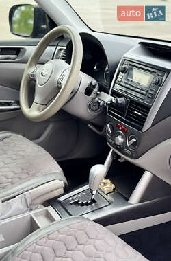 Внедорожник / Кроссовер Subaru Forester 2012 в 