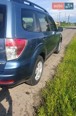 Внедорожник / Кроссовер Subaru Forester 2010 в 