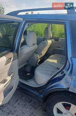 Внедорожник / Кроссовер Subaru Forester 2010 в 