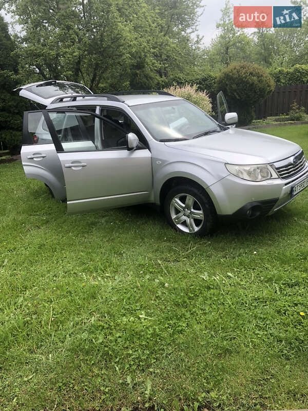 Внедорожник / Кроссовер Subaru Forester 2010 в Коломые