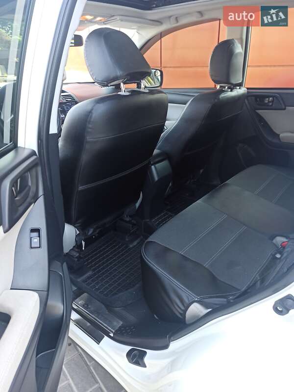 Позашляховик / Кросовер Subaru Forester 2014 в Дніпрі