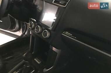 Позашляховик / Кросовер Subaru Forester 2017 в Києві