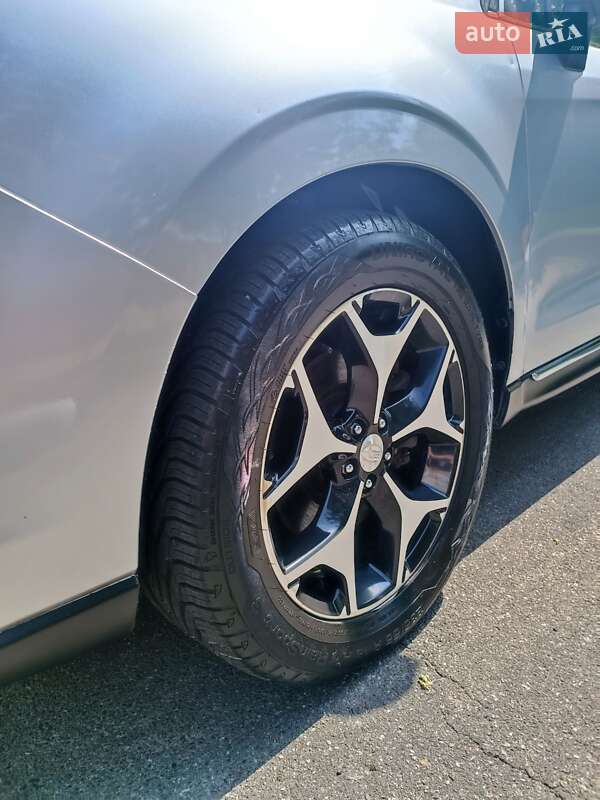 Внедорожник / Кроссовер Subaru Forester 2014 в Киеве