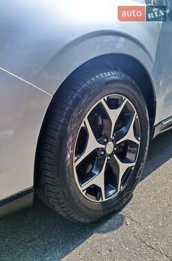 Внедорожник / Кроссовер Subaru Forester 2014 в 