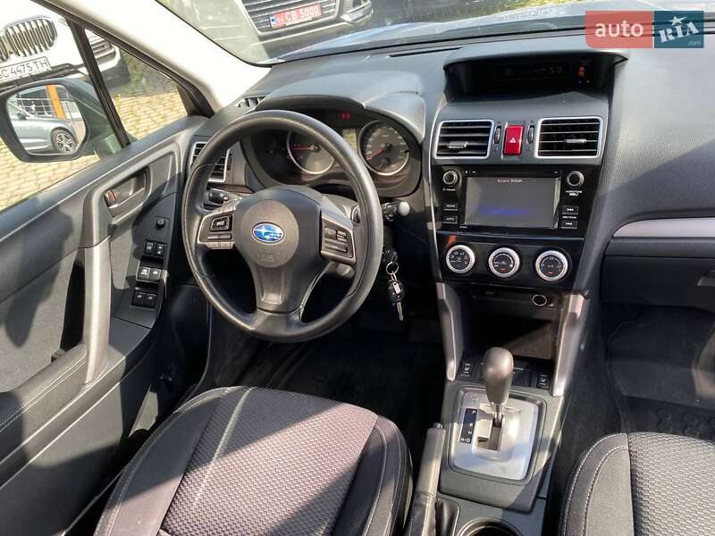 Позашляховик / Кросовер Subaru Forester 2015 в Львові