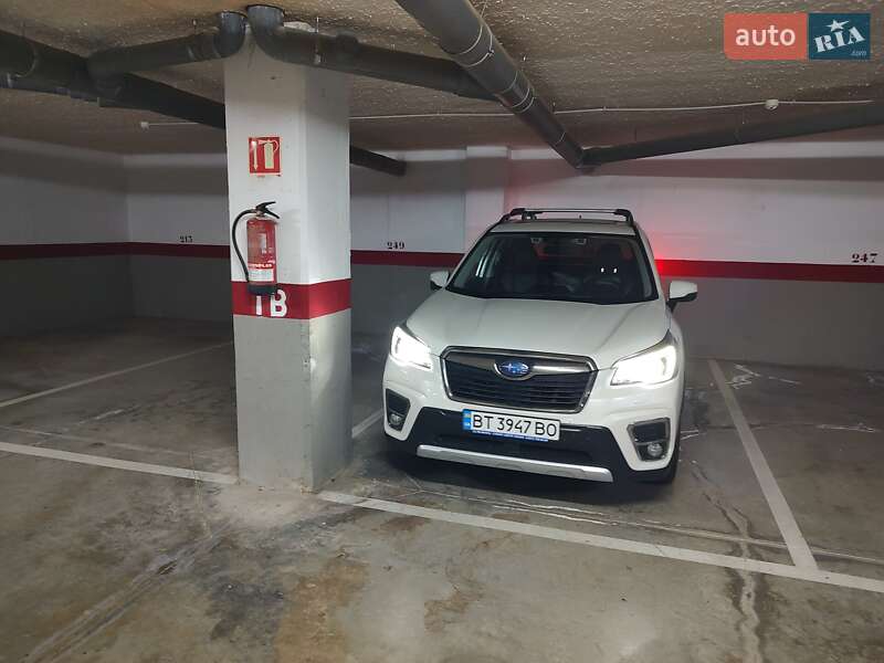 Позашляховик / Кросовер Subaru Forester 2019 в Львові