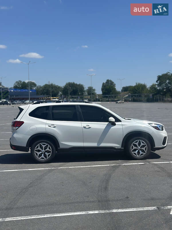Внедорожник / Кроссовер Subaru Forester 2020 в Днепре