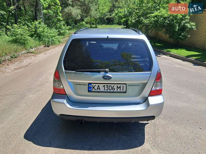 Внедорожник / Кроссовер Subaru Forester 2006 в Киеве