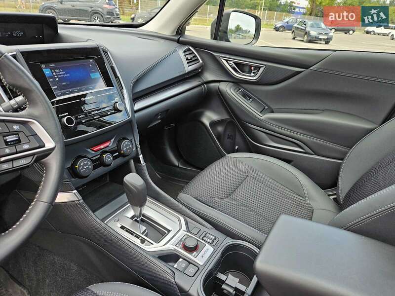 Внедорожник / Кроссовер Subaru Forester 2024 в Днепре