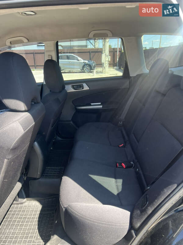 Внедорожник / Кроссовер Subaru Forester 2011 в Львове
