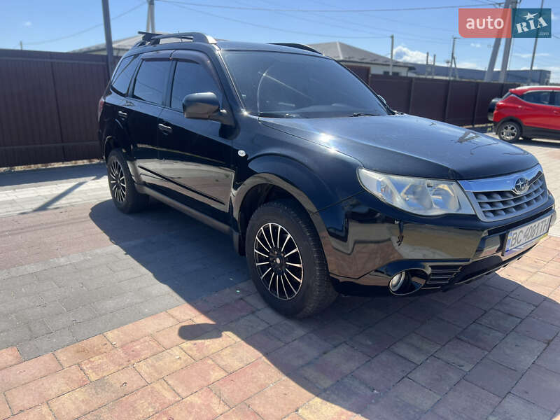 Внедорожник / Кроссовер Subaru Forester 2011 в Львове