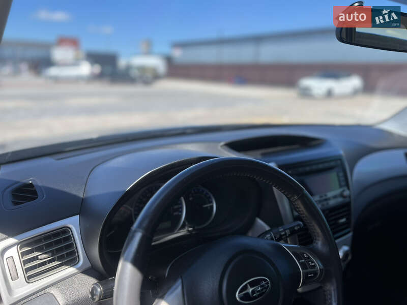 Внедорожник / Кроссовер Subaru Forester 2011 в Львове