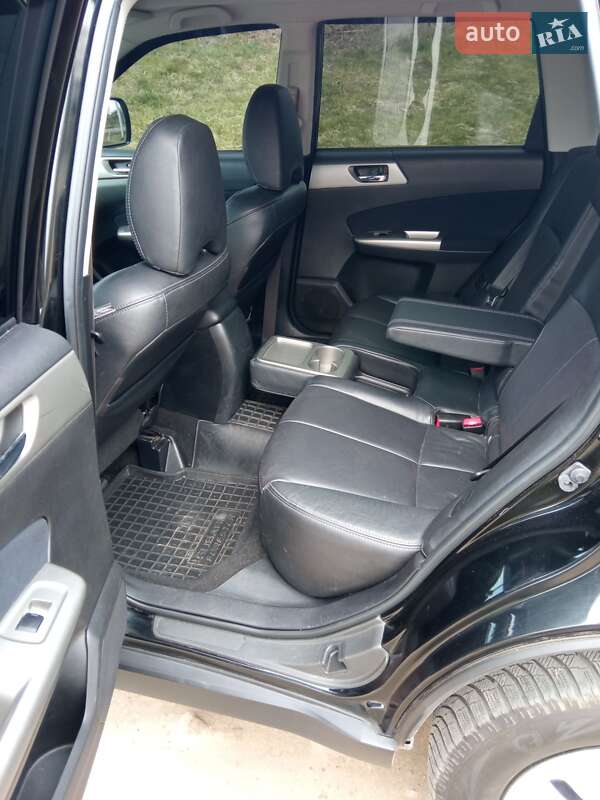 Внедорожник / Кроссовер Subaru Forester 2010 в Львове