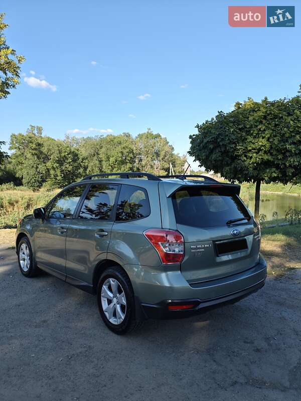 Внедорожник / Кроссовер Subaru Forester 2015 в Днепре