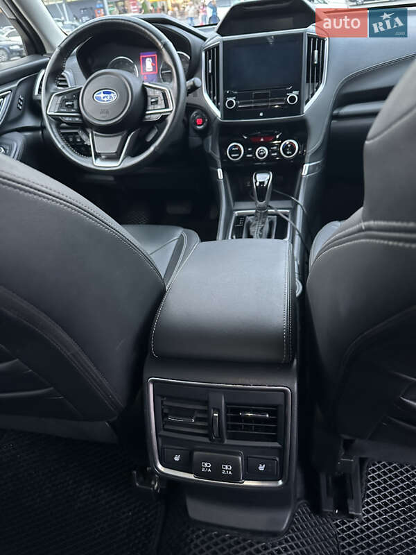 Внедорожник / Кроссовер Subaru Forester 2019 в Киеве