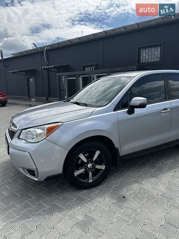 Внедорожник / Кроссовер Subaru Forester 2014 в Ужгороде