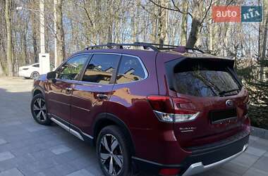 Внедорожник / Кроссовер Subaru Forester 2018 в 