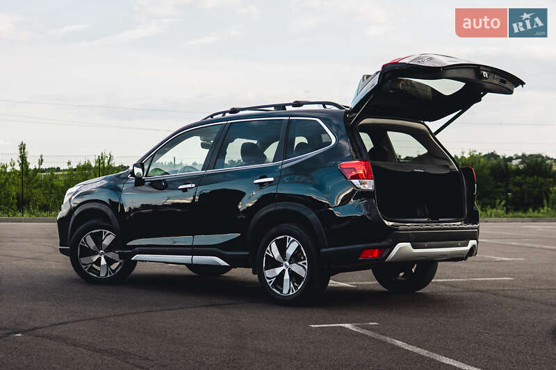 Внедорожник / Кроссовер Subaru Forester 2019 в Ровно