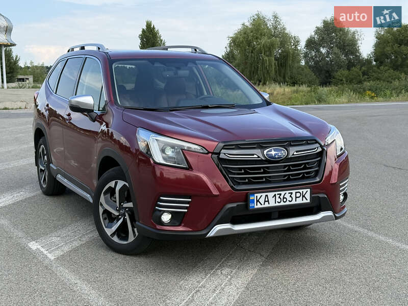 Внедорожник / Кроссовер Subaru Forester 2024 в Киеве