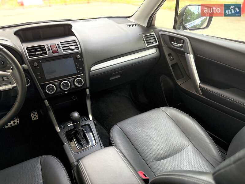 Позашляховик / Кросовер Subaru Forester 2015 в Дніпрі