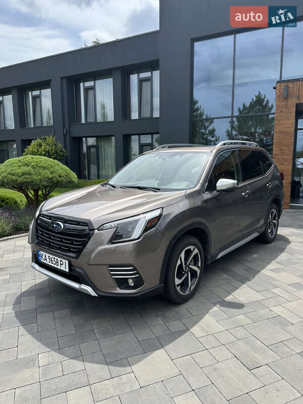 Внедорожник / Кроссовер Subaru Forester 2023 в Киеве