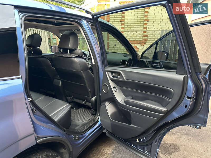 Внедорожник / Кроссовер Subaru Forester 2016 в Сумах