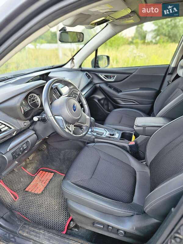 Позашляховик / Кросовер Subaru Forester 2020 в Києві