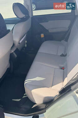 Внедорожник / Кроссовер Subaru Forester 2014 в Днепре