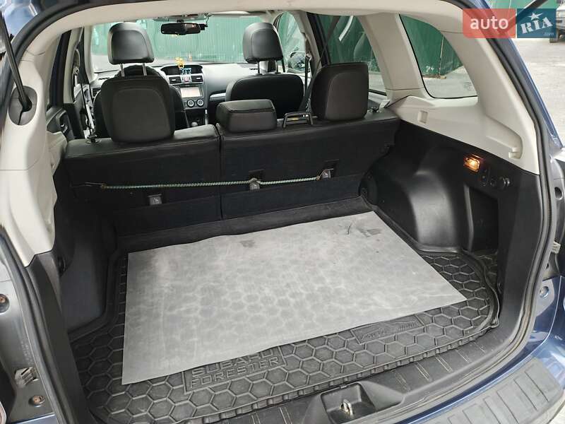 Внедорожник / Кроссовер Subaru Forester 2013 в Львове