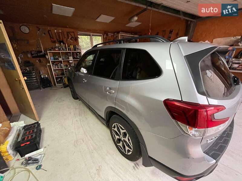 Внедорожник / Кроссовер Subaru Forester 2018 в Киеве