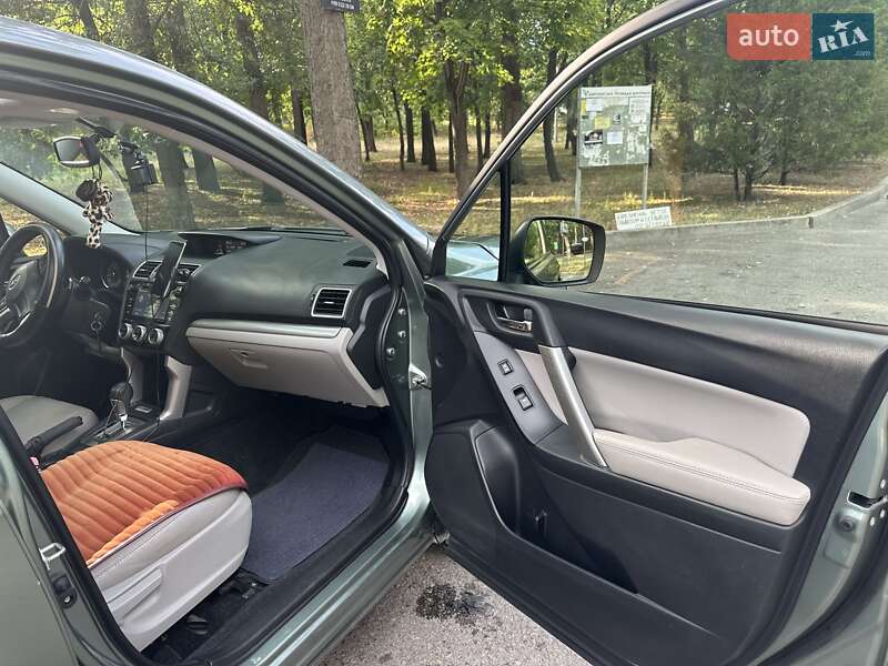 Внедорожник / Кроссовер Subaru Forester 2015 в Запорожье