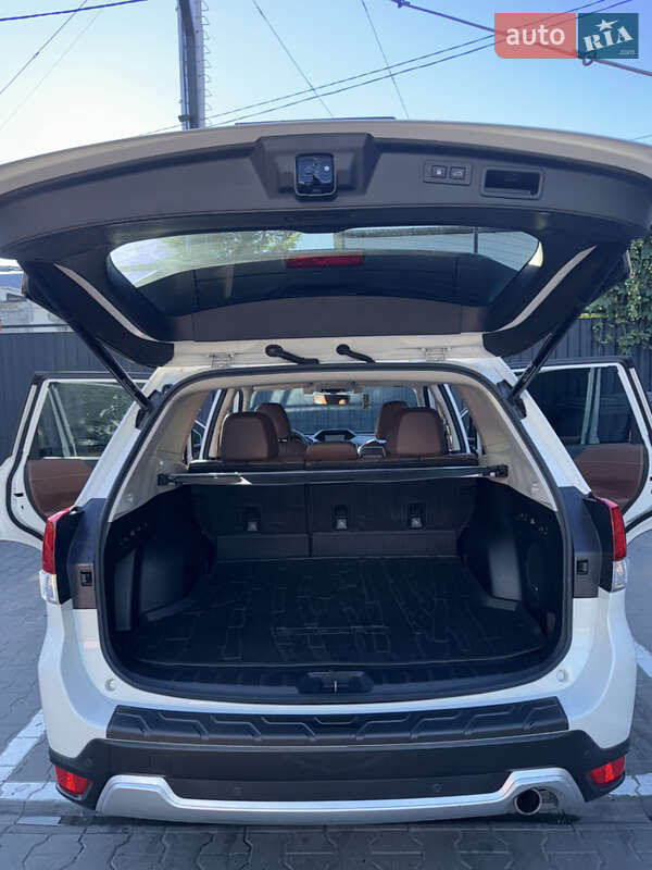 Позашляховик / Кросовер Subaru Forester 2020 в Києві