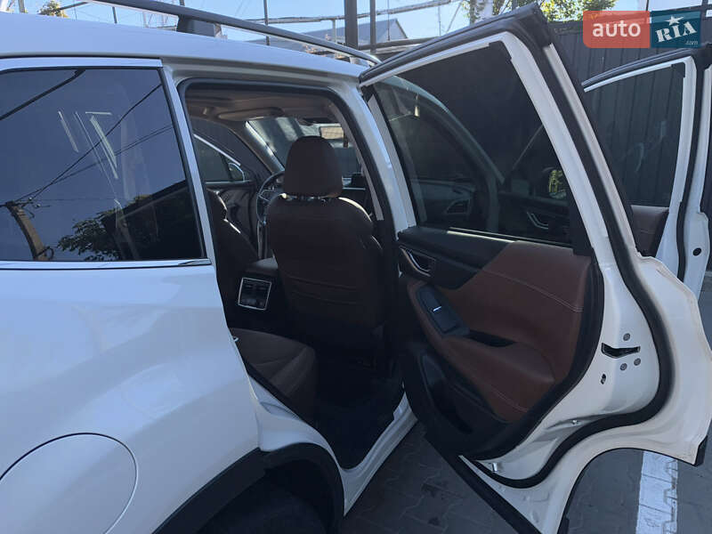 Позашляховик / Кросовер Subaru Forester 2020 в Києві