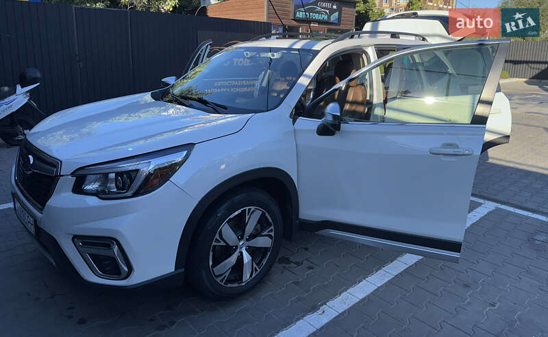 Позашляховик / Кросовер Subaru Forester 2020 в Києві