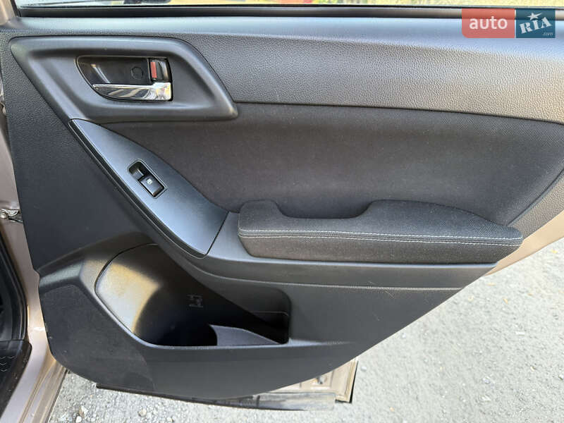 Позашляховик / Кросовер Subaru Forester 2014 в Хмельницькому