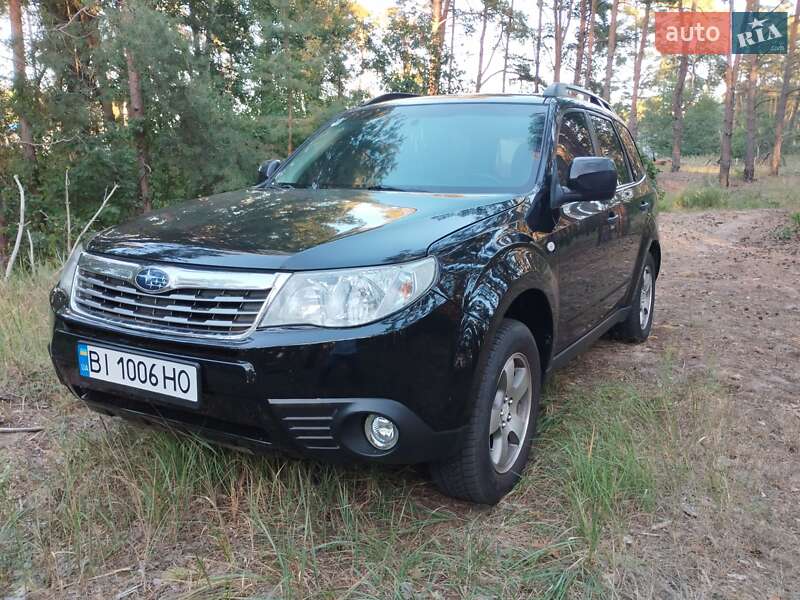 Внедорожник / Кроссовер Subaru Forester 2010 в 
