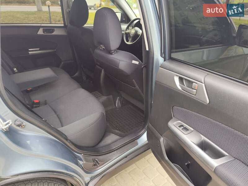 Внедорожник / Кроссовер Subaru Forester 2011 в Красилове