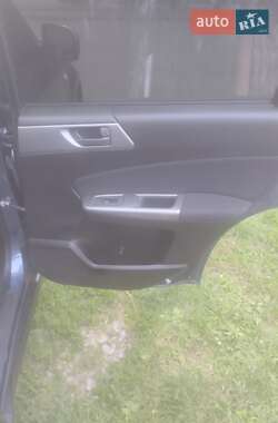 Внедорожник / Кроссовер Subaru Forester 2011 в 