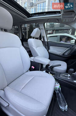 Внедорожник / Кроссовер Subaru Forester 2014 в 